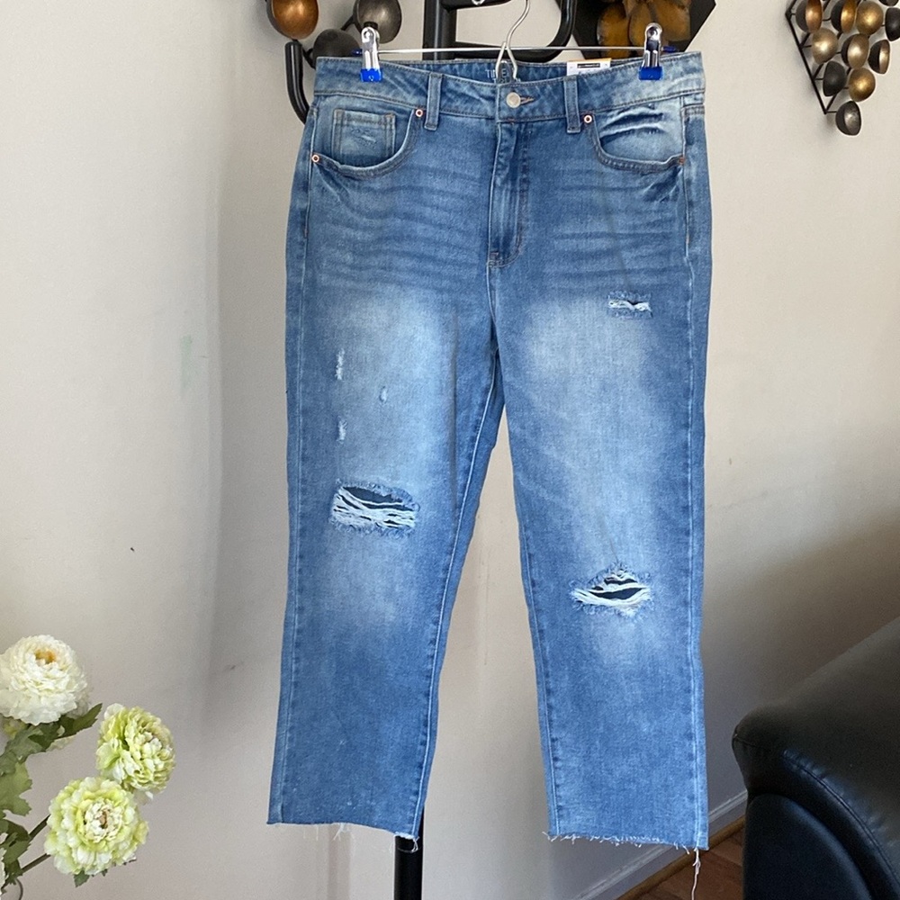 Time And Tru Straight Crop Jeans  Women's Sz 14
LightWash Distressed